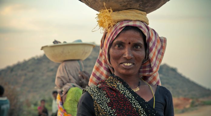 India woman laborer