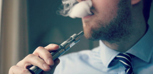 e-cigarettes, E-cigarettes tobacco, smoking, lungs cancer, smoke