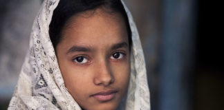 India Varanasi girl with scarf