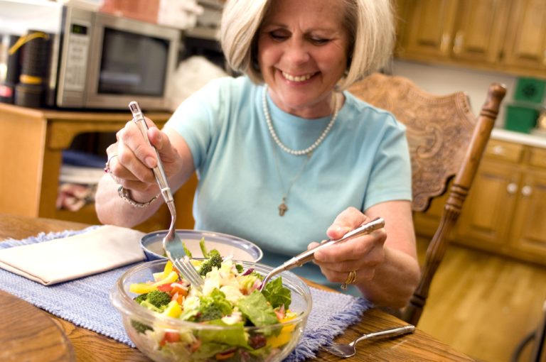 Healthy diet slows down cellular aging in women, finds study