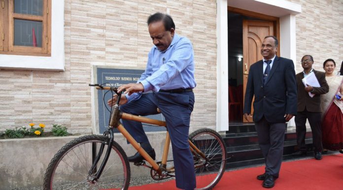 Dr Harsh Vardhan on cycle